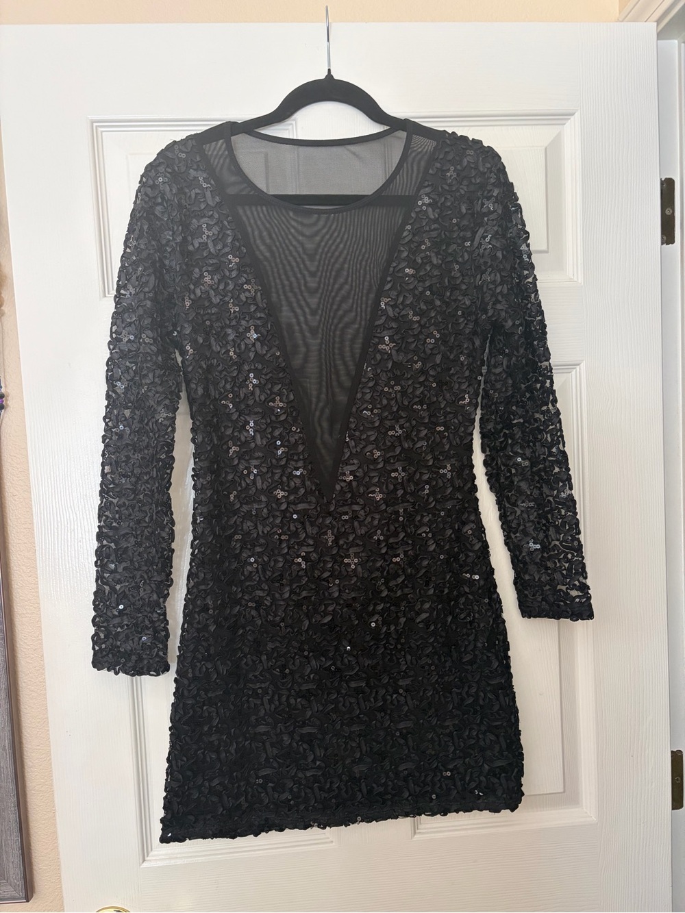 Women’s XXL Black Sequin Ribbon Mesh Open Back Mini Party Dress